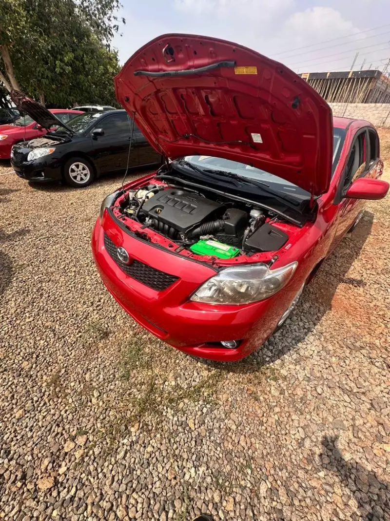 Toyota Corolla   - 2010