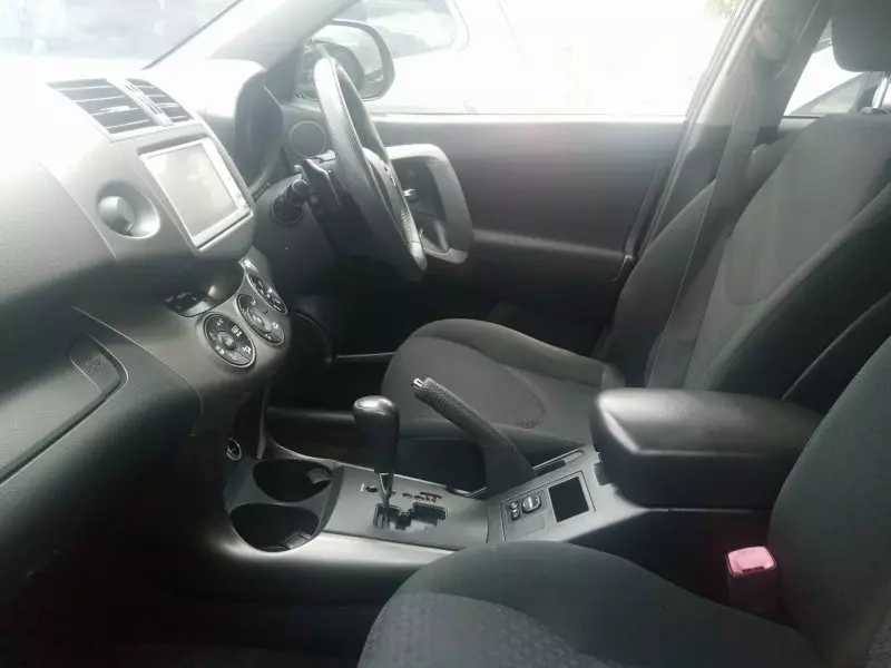 Toyota Vanguard    - 2011
