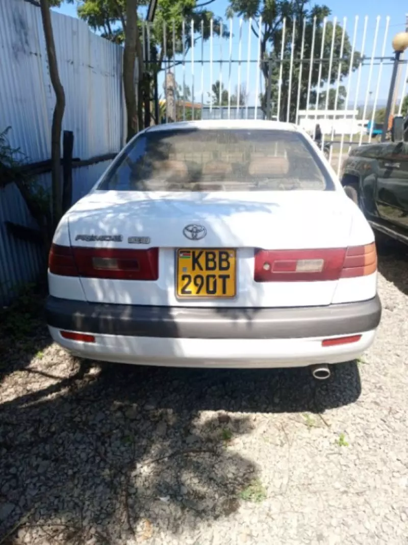 Toyota Premio    - 2000