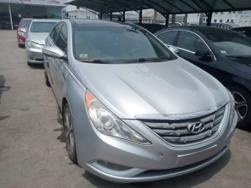 Hyundai Sonata - 2013