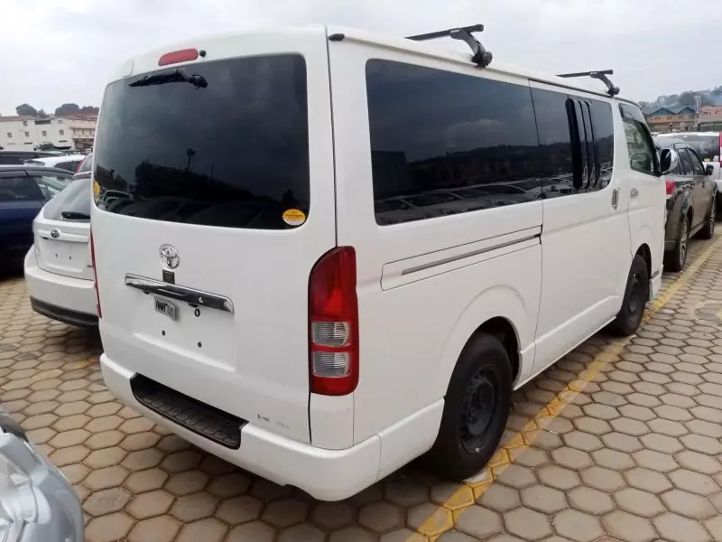 Toyota Hiace   - 2012
