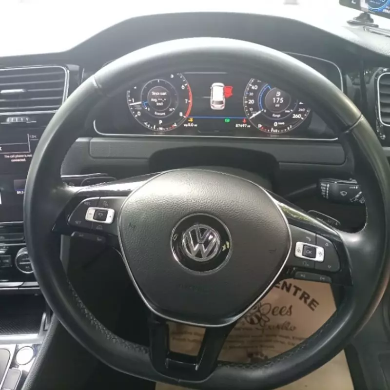 Volkswagen Golf   - 2018