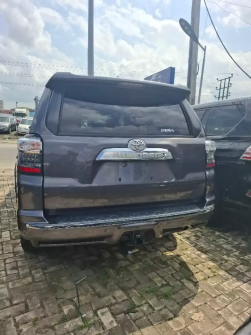 Toyota 4-Runner   - 2017