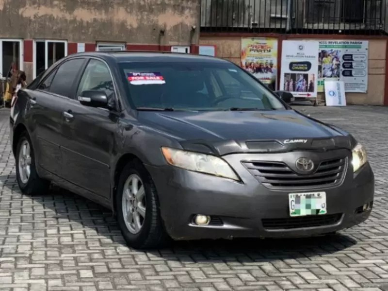 Toyota Camry   - 2009