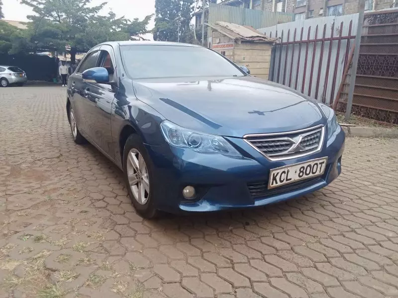 Toyota Mark X   - 2010