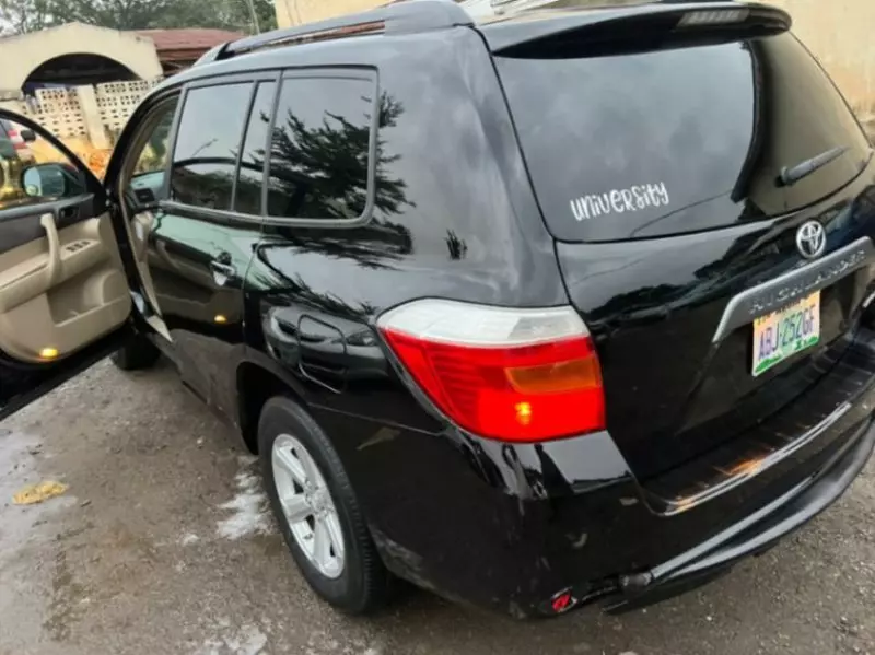 Toyota Highlander   - 2009