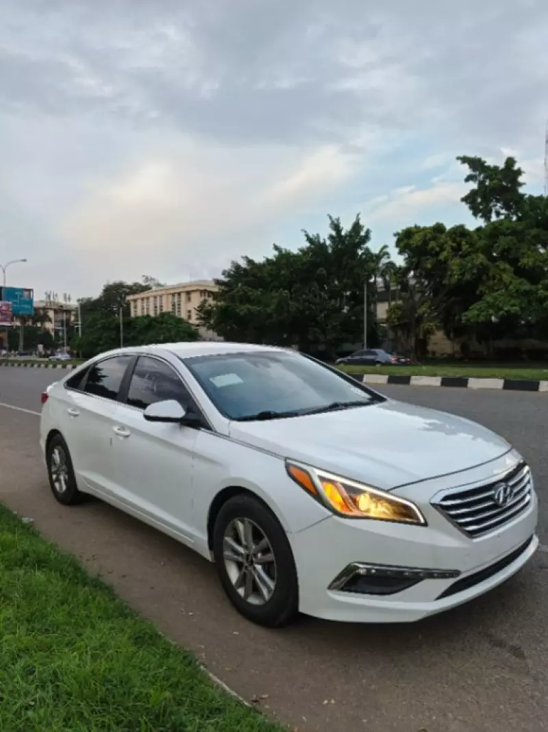 Hyundai Sonata   - 2015