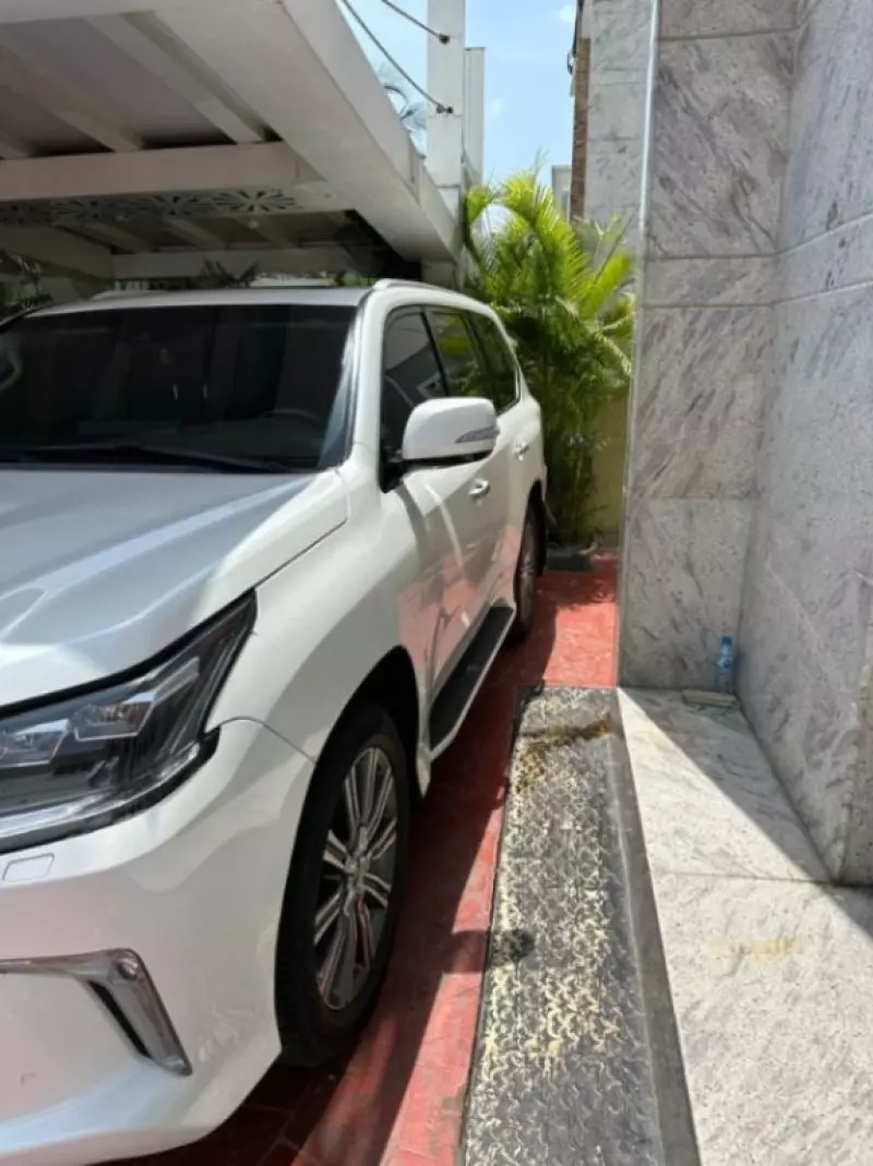 Lexus LX 570   - 2016