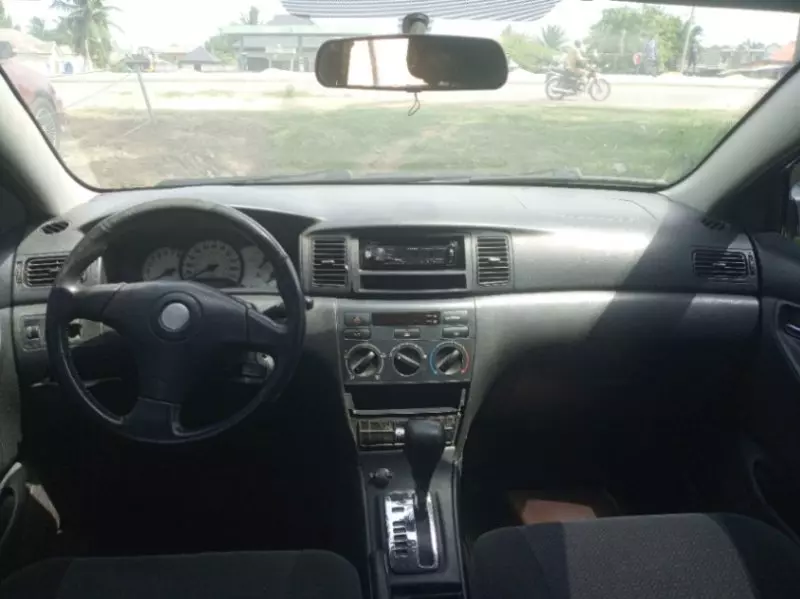 Toyota corolla   - 2004