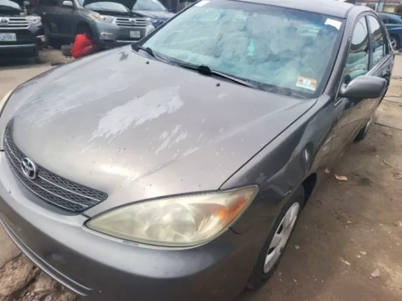 Toyota Camry   - 2005