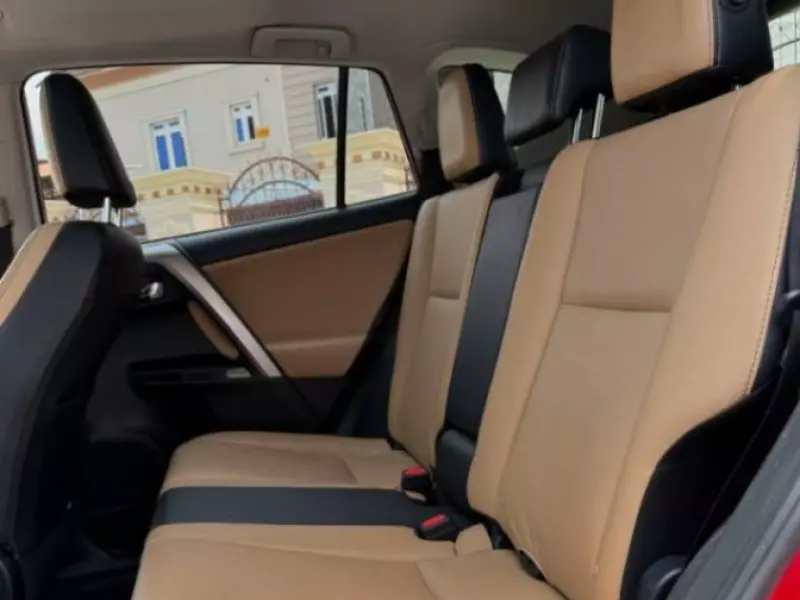 Toyota Rav4   - 2016