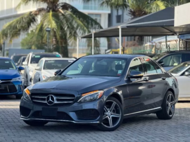 Mercedes-Benz C-class   - 2015