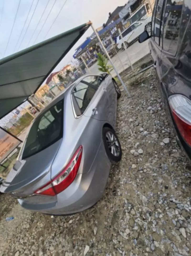 Toyota Camry   - 2016