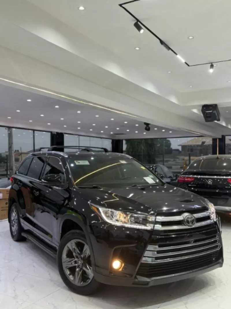 Toyota Highlander   - 2019