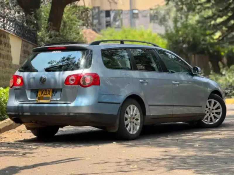 Volkswagen Passat   - 2007