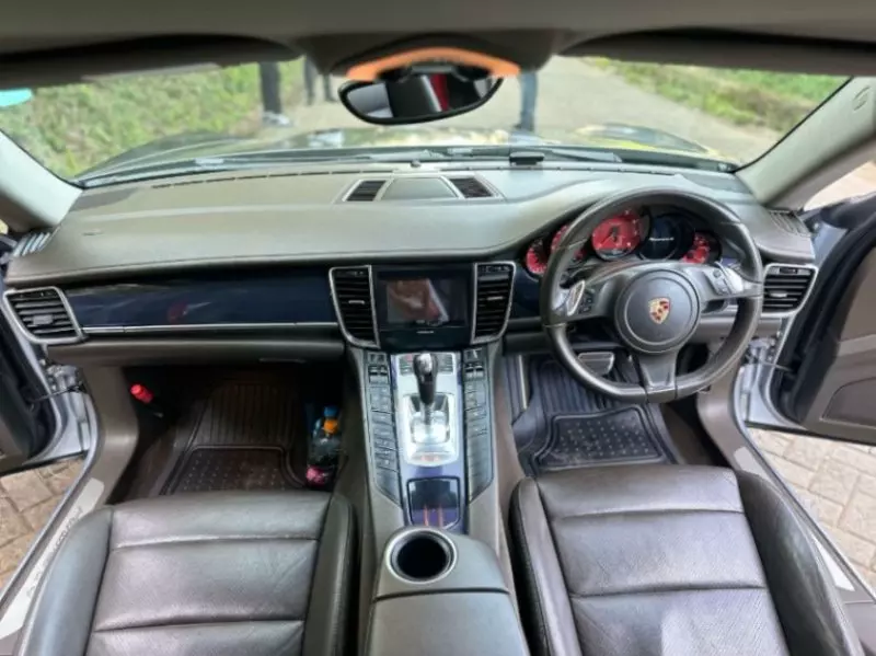 PORSCHE Panamera   - 2015