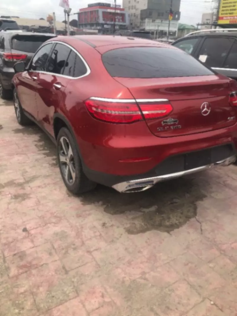 Mercedes-Benz GLC 300   - 2016