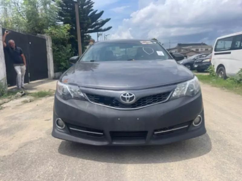 Toyota Camry   - 2014