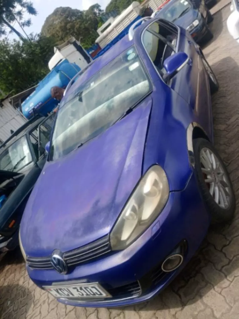 Volkswagen Golf   - 2015