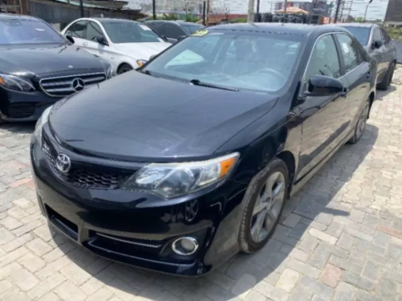 Toyota Camry   - 2012