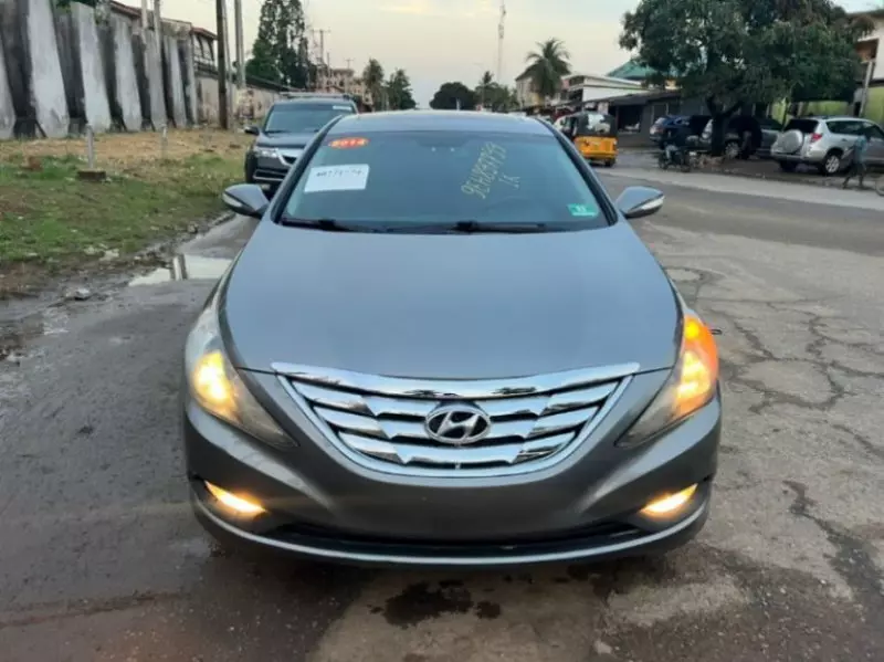 Hyundai Sonata   - 2014