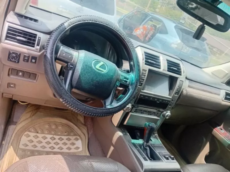 Lexus GX 460   - 2012