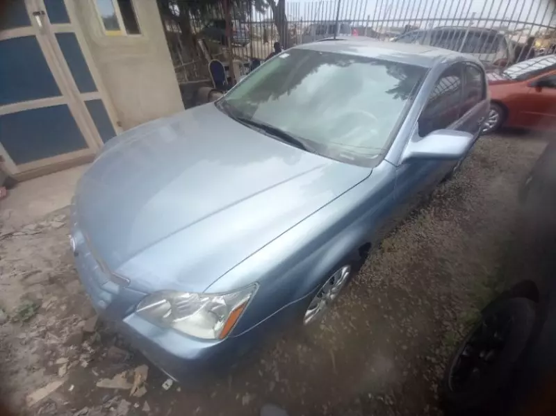 Toyota Avalon   - 2008