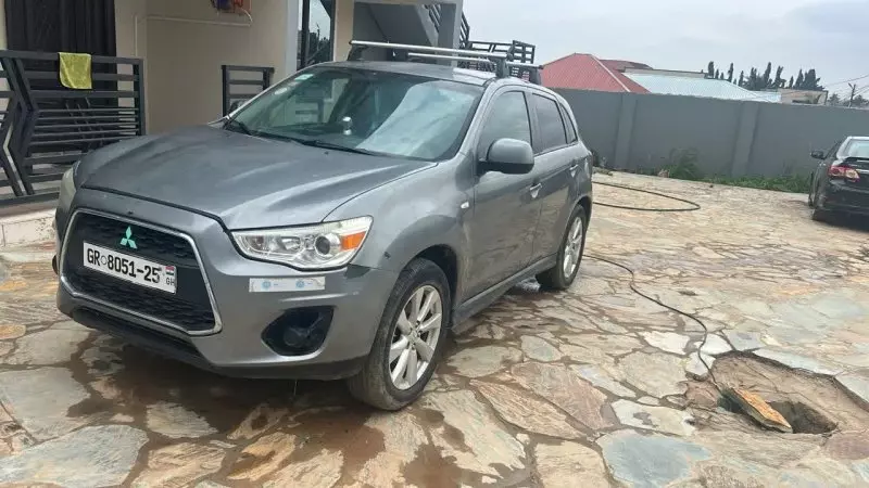 Mitsubishi Outlander Sport   - 2014