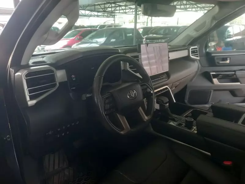 Toyota Tundra   - 2023