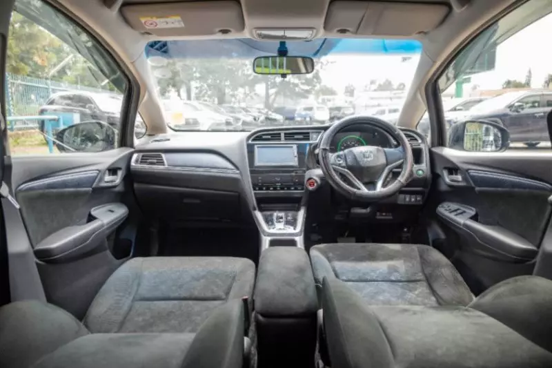 Honda Fit shuttle hybrid   - 2018