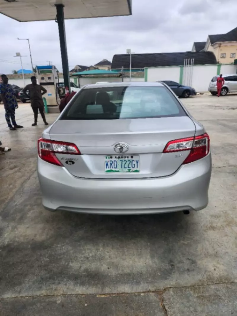 Toyota Camry   - 2012