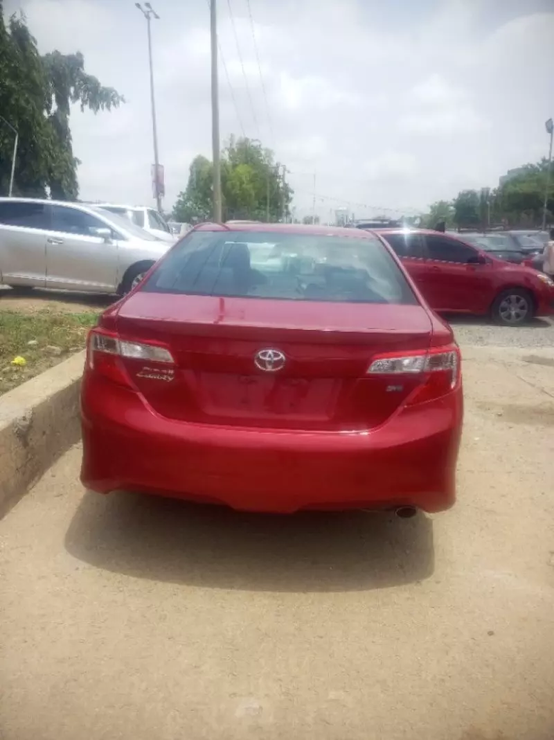 Toyota Camry   - 2013