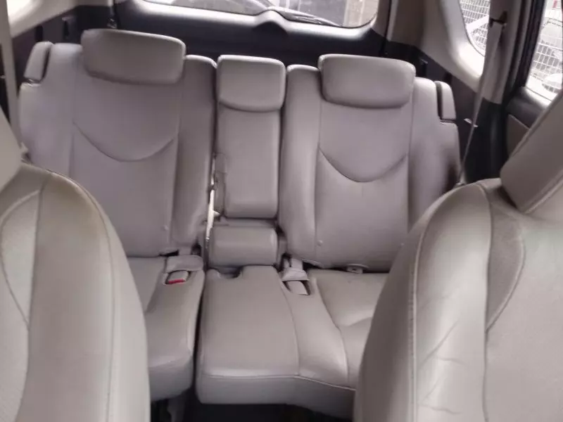 Toyota Rav4   - 2010