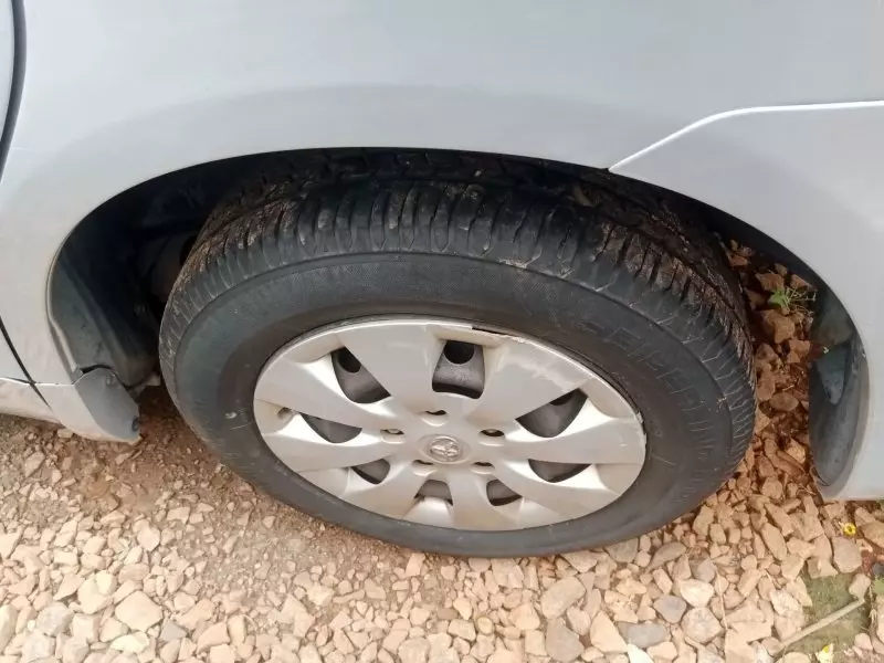 Toyota Noah   - 2010