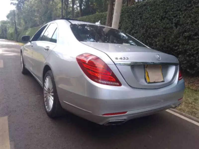 Mercedes-Benz S400