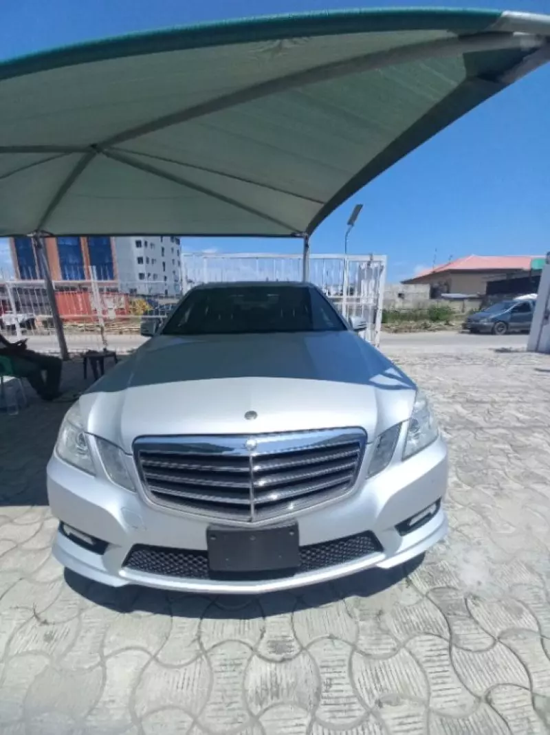 Mercedes-Benz E 350   - 2012