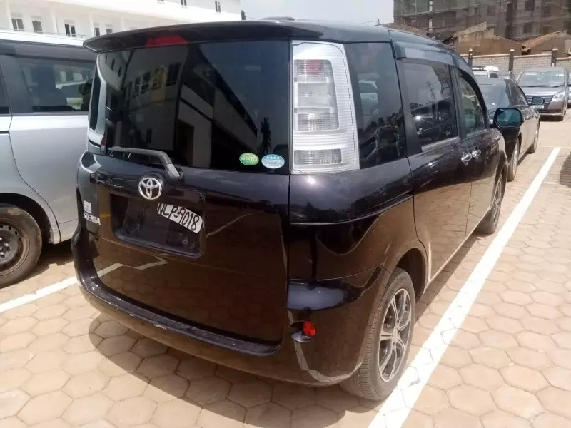 Toyota Sienta