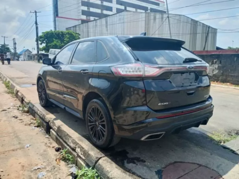 Ford Edge   - 2015