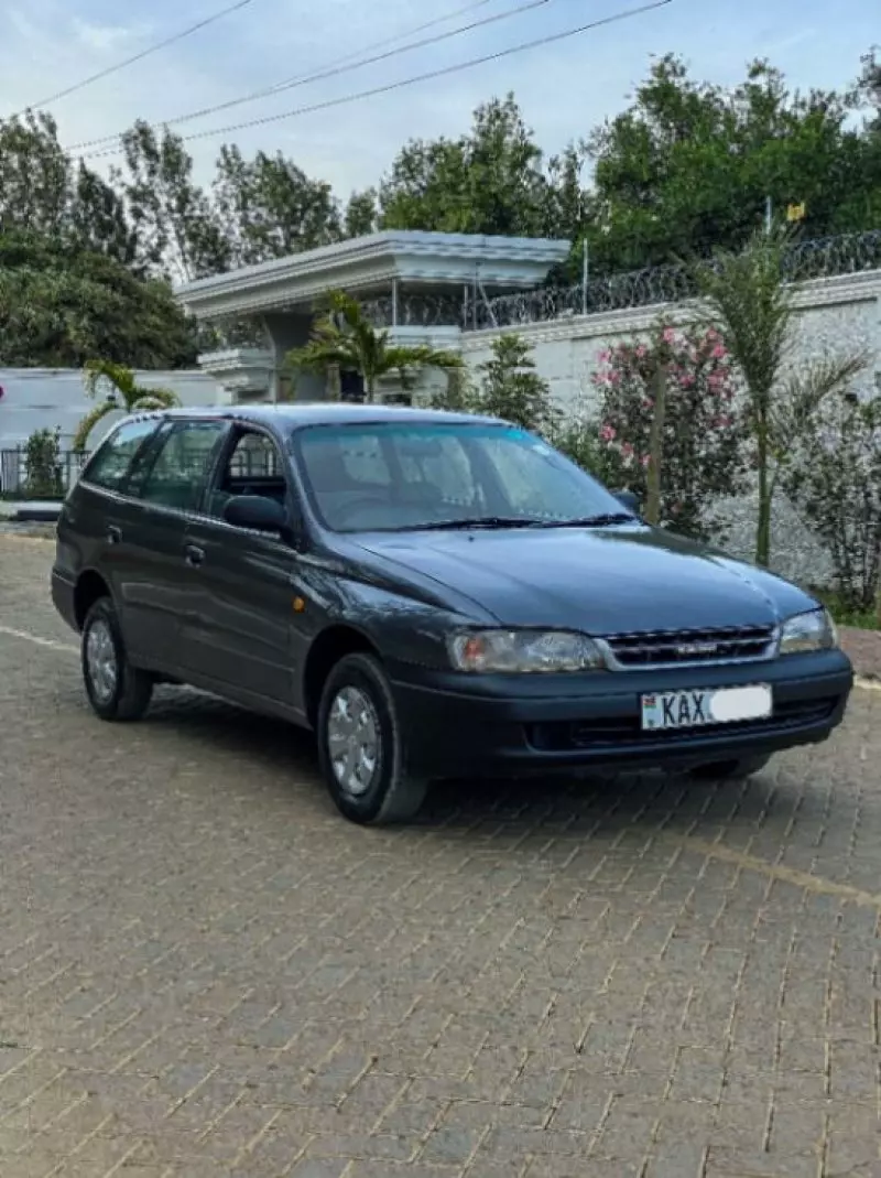 Toyota Carina   - 2000