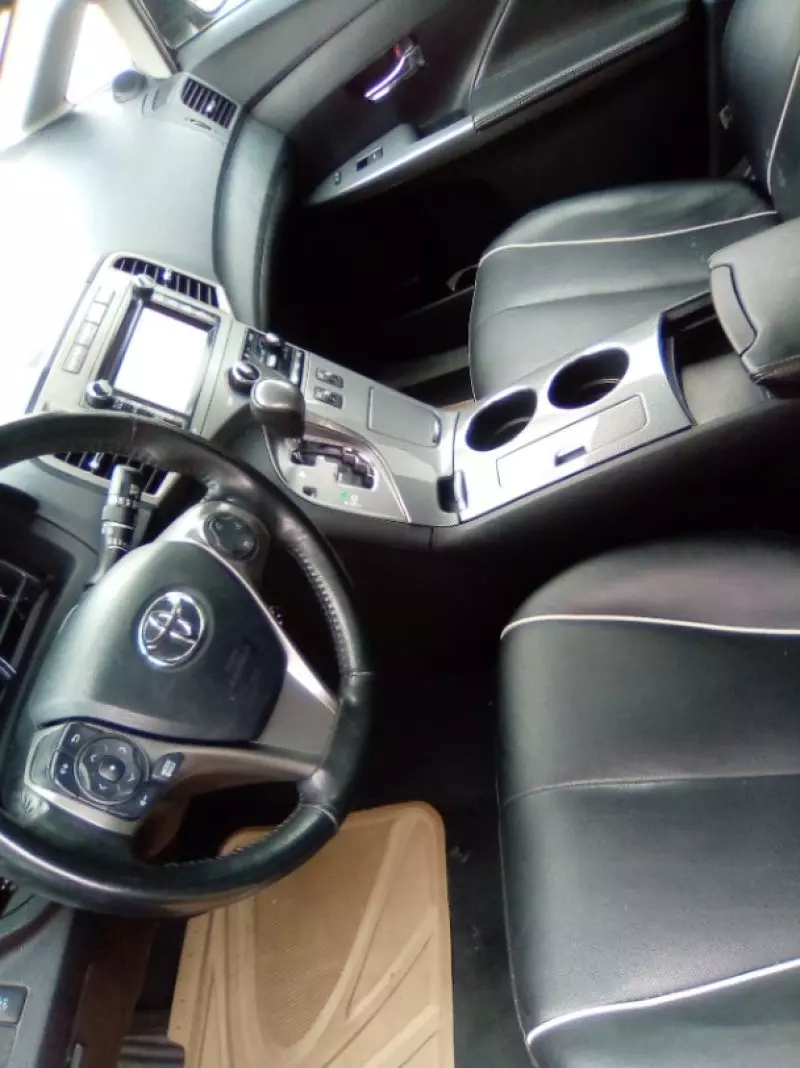 Toyota Venza   - 2013