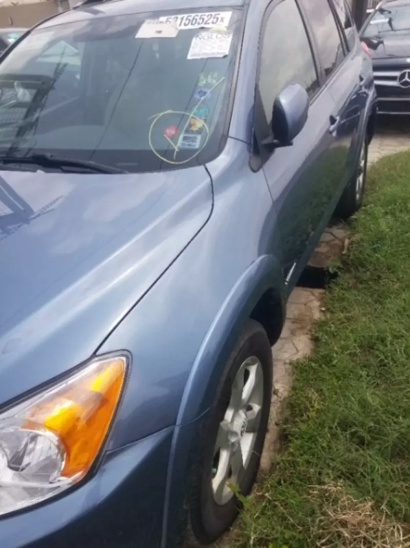 Toyota Rav4   - 2010