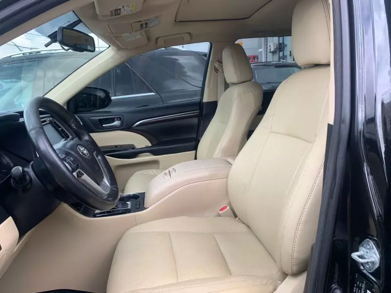 Toyota Highlander   - 2015