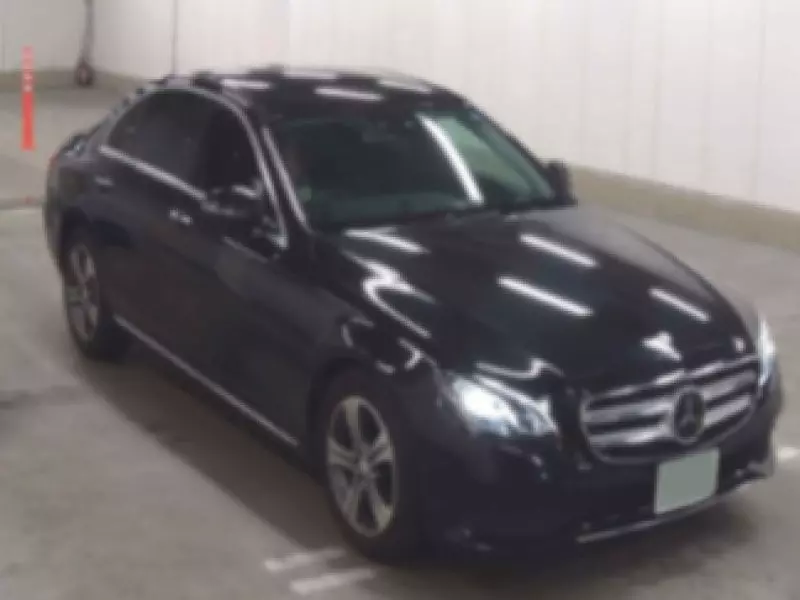 Mercedes-Benz E200   - 2017