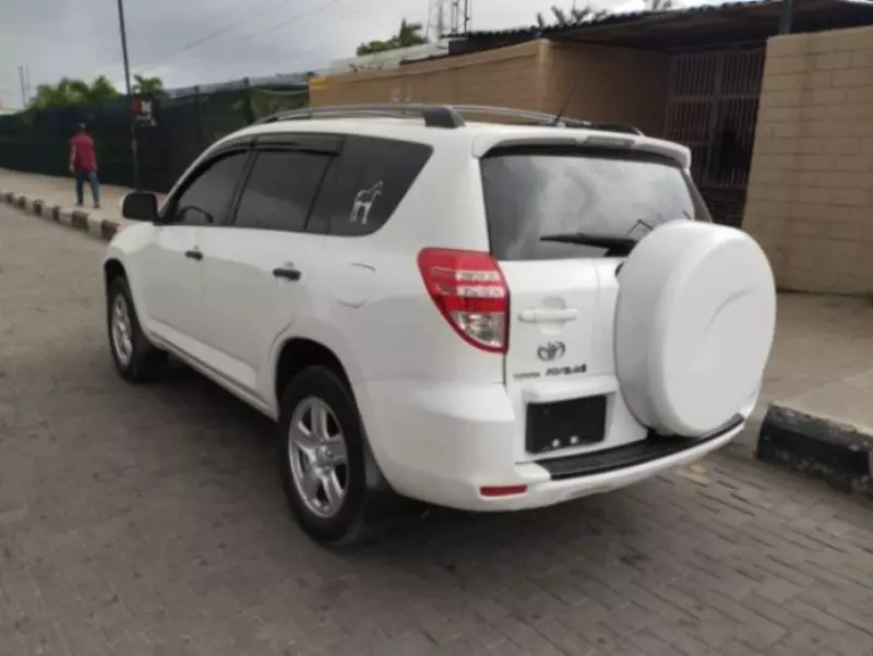 Toyota RAV4   - 2009