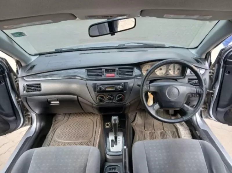 Mitsubishi Lancer   - 2005