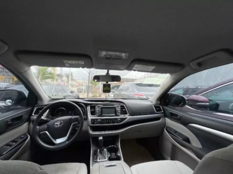 Toyota Highlander   - 2015