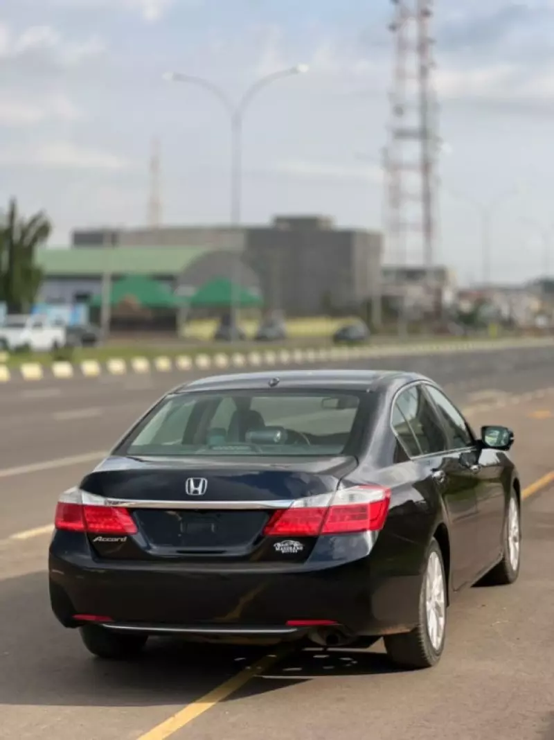 Honda Accord   - 2015