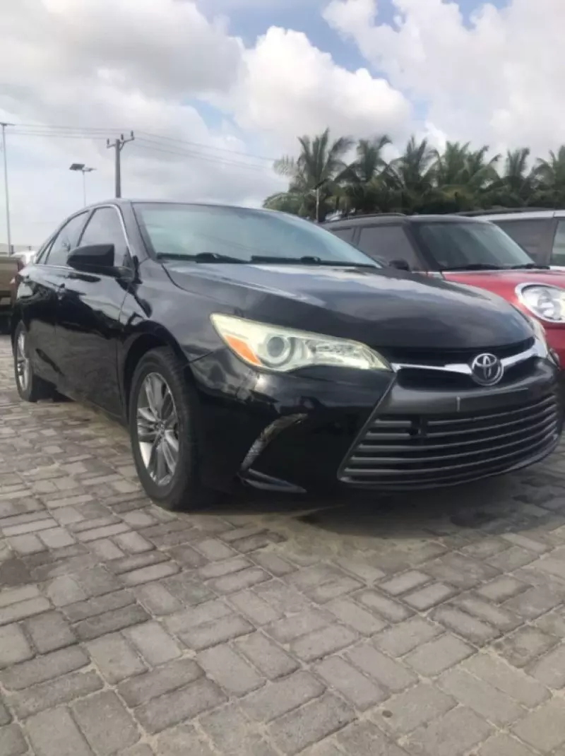 Toyota Camry   - 2017