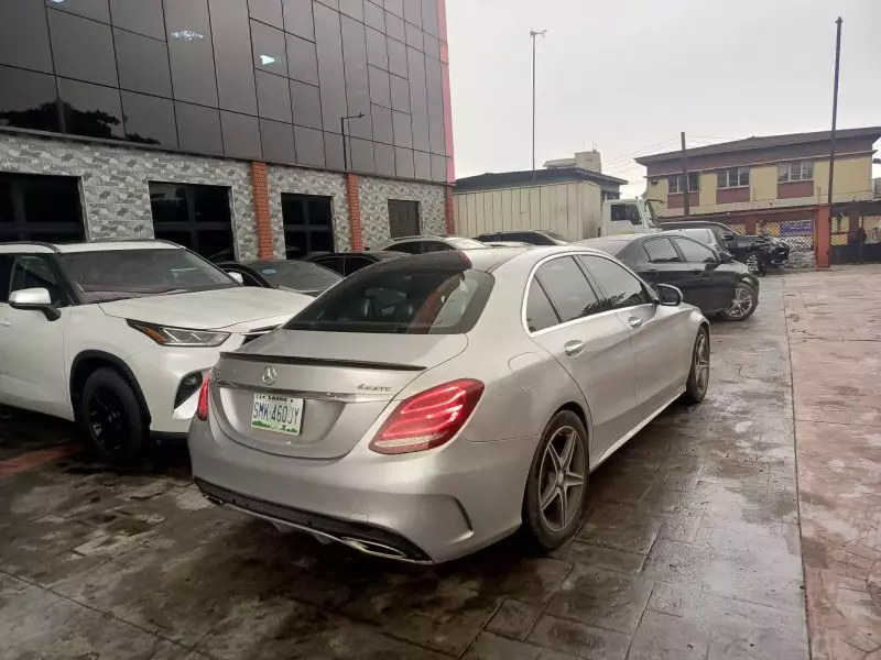 Mercedes-Benz C 300   - 2015