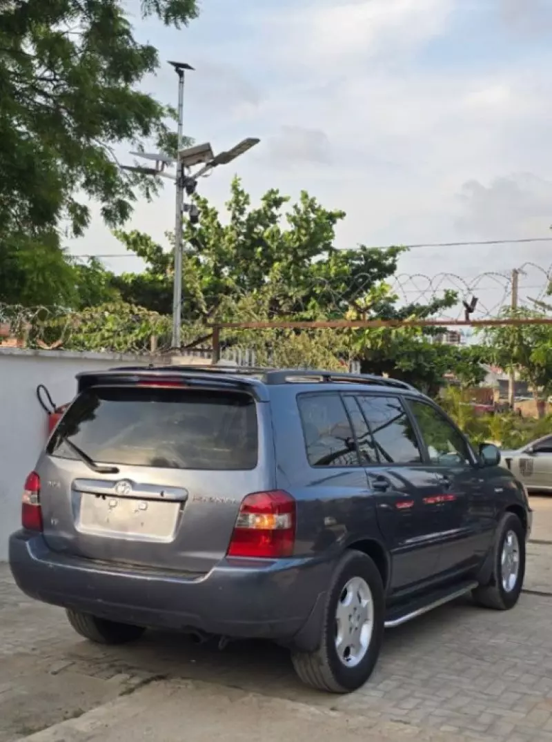 Toyota Highlander   - 2005